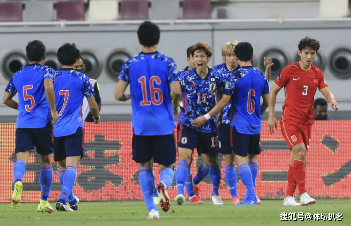 Báo Trung Quốc chửi mắng đội nhà: Không sút được cú nào, đừng mơ đi World Cup