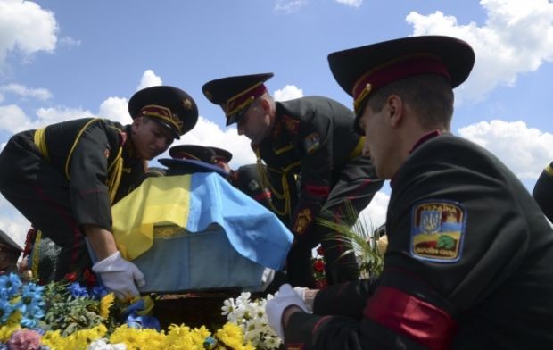 13 binh sĩ tử vong, Ukraine thừa nhận ‘ngày đen tối’