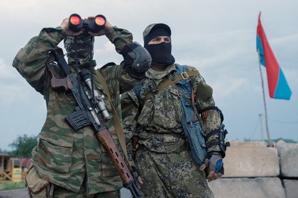 Lính Ukraine ‘giương cờ trắng’ tại Lugansk?