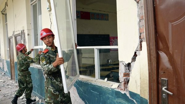 Lực lượng quân đội Trung Quốc được huy động khắc phục hậu quả sau trận động đất