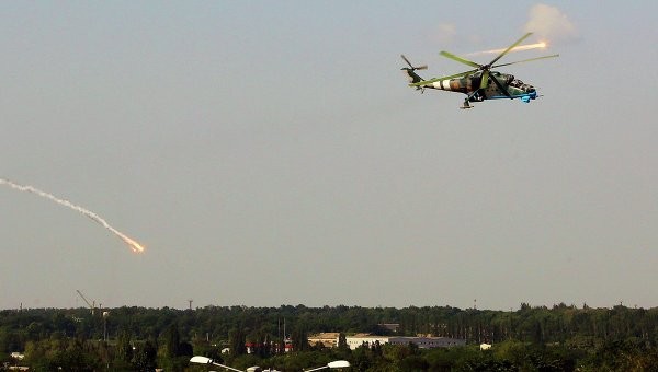 Ukraine mở cuộc tấn công, Donetsk râm ran tiếng súng