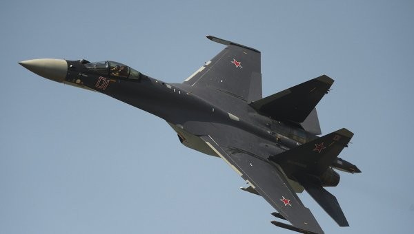 Siêu chiến đấu cơ Su-35 lần đầu xuất ngoại