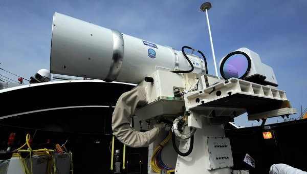 Mỹ khoe sức mạnh khủng khiếp của hệ thống vũ khí laser