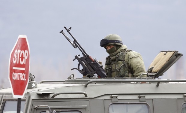 Ukraine cáo buộc 20 xe quân sự Nga tiến về Lugansk