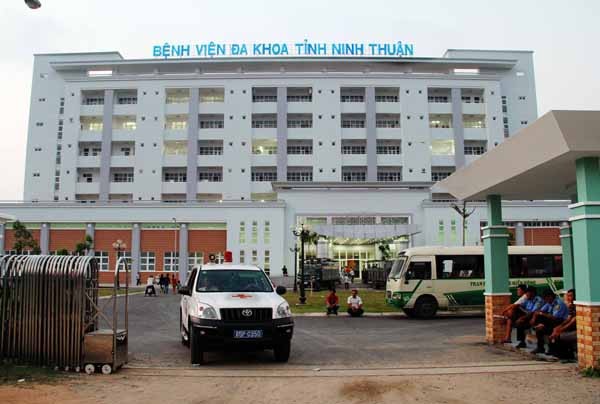 Ninh Thuận đưa người nhà bệnh nhân thứ 61 nhiễm Covid - 19 đi cách ly