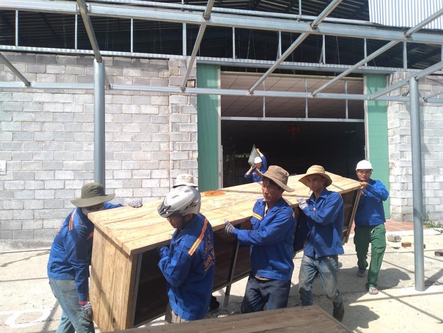 Cưỡng chế loạt cửa hàng xây trái phép tại Nha Trang chuyên đón khách Trung Quốc 