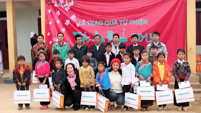 Tết An Bình là một trong những chương trình thiện nguyện trọng điểm thường niên của ABBANK nhằm chia sẻ với người nghèo cả nước trước mỗi dịp Tết cổ truyền Việt Nam.