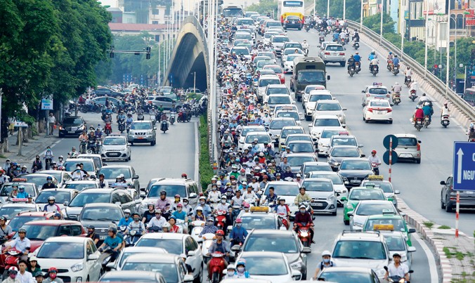 Sở GTVT Hà Nội cho rằng, sau 13 năm nữa chuẩn bị sẽ dừng hoạt động xe máy vào năm 2030. Ảnh: Như Ý.