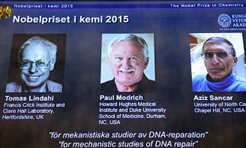 Ba nhà khoa học được nhận giải Nobel Hóa học 2015. 
