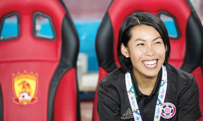 Nụ cười rạng rỡ của HLV Chan Yuen-ting trong lần đầu góp mặt ở AFC Champions League. Ảnh: Getty Images