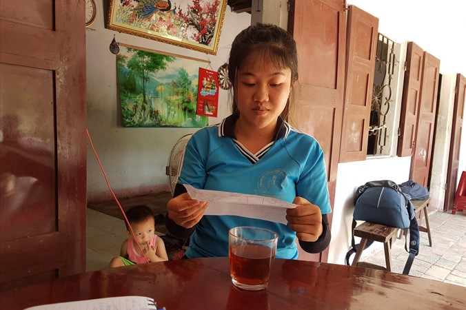 Em Trần Thị Kim Yến (16 tuổi) mồ côi cả cha lẫn mẹ vẫn nhận được thông báo nộp các khoản thuế, phí vận động.