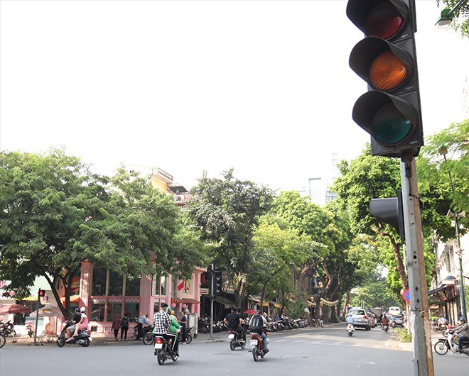 Việc xử phạt lỗi vượt đèn vàng phát sinh nhiều khiếu nại, khiếu kiện. Ảnh: Như Ý.