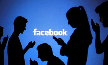 Thông tin cá nhân người dùng Facebook vẫn bị các hãng công nghệ khai thác. Ảnh: Today online