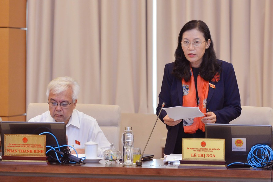 Chủ nhiệm Ủy ban Tư pháp Lê Thị Nga phát biểu ảnh: minh châu