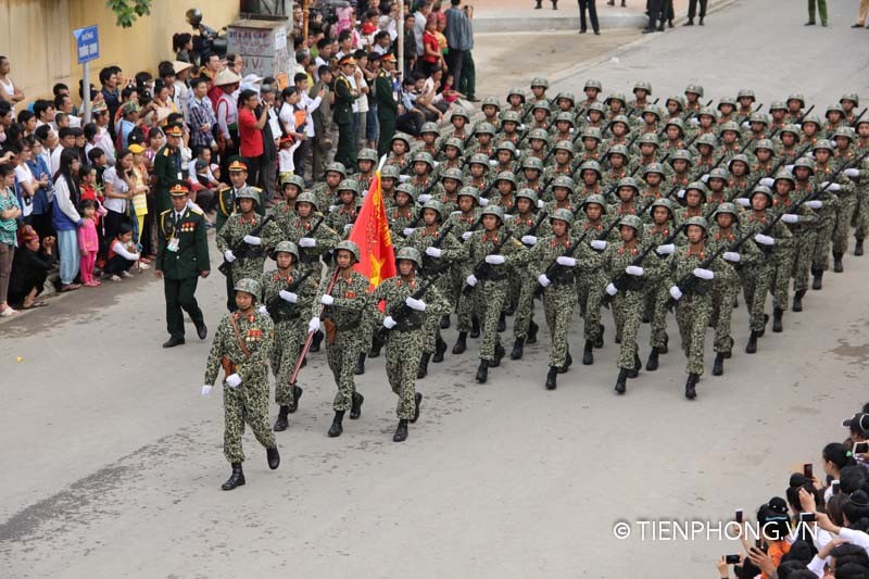 Ngắm đoàn diễu binh dài 5km tại Điện Biên Phủ