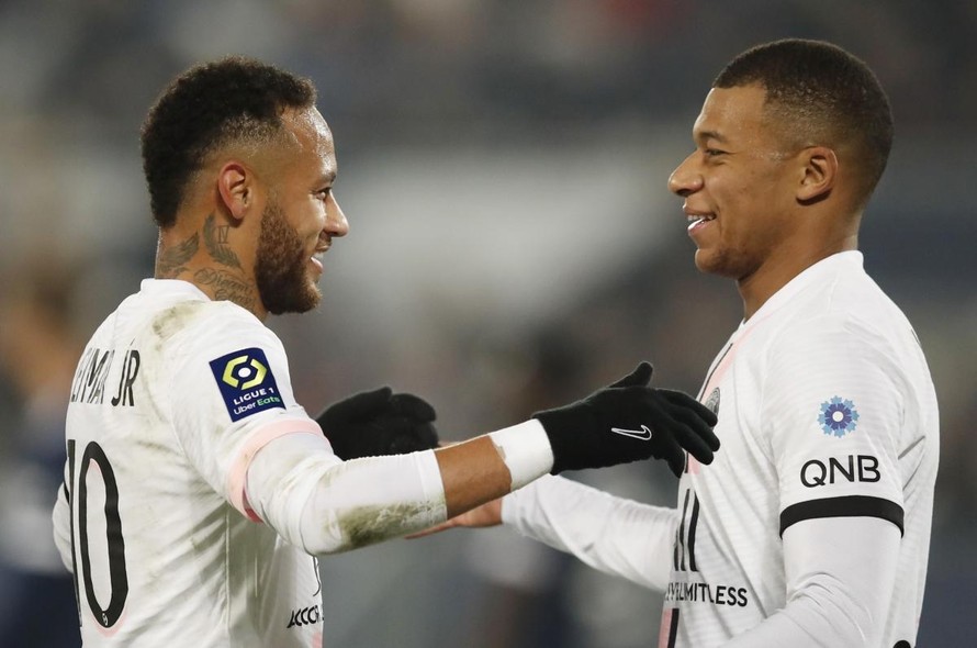 Neymar tỏa sáng, PSG thắng hú vía đội trong nhóm cuối 