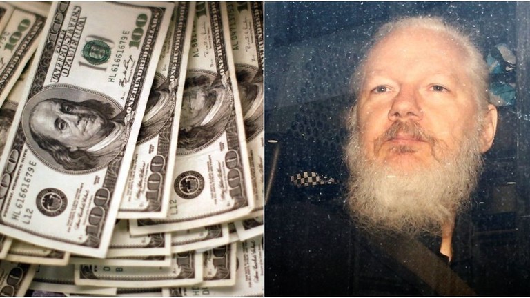 Số phận của Julian Assange (phải) bị Ecuador đem ra trao đổi lấy những khoản tiền USD từ IMF