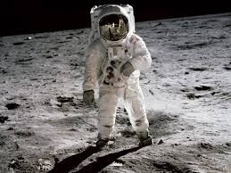 NASA hé lộ kế hoạch 28 tỷ USD đưa phụ nữ đầu tiên lên mặt trăng