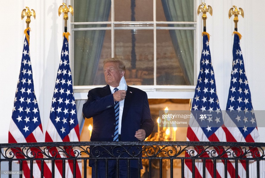 Báo Mỹ không cử phóng viên theo ông Trump vì sợ COVID-19