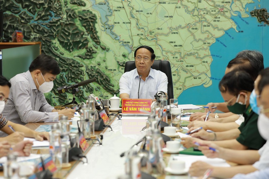 Phó Thủ tướng Lê Văn Thành: 'Tất cả tàu, thuyền phải vào bờ hoặc tìm nơi trú ẩn an toàn’