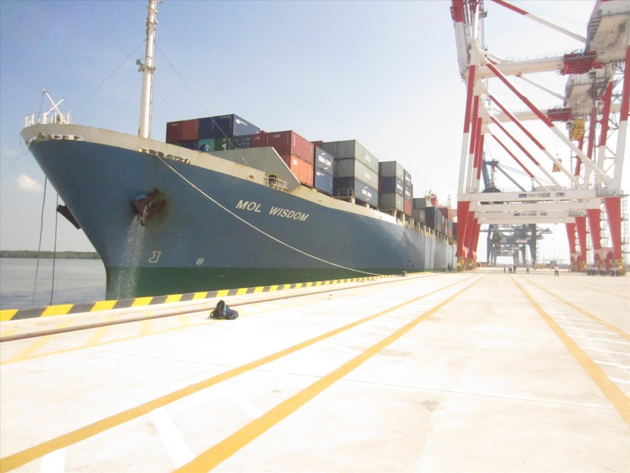 Hãng tàu ngoại tăng giá cước vận tải khiến doanh nghiệp xuất khẩu trong nước lao đao. Ảnh: Cảng biển cung cấp