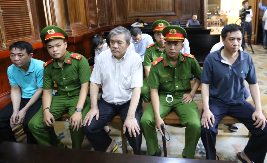 Các bị cáo tại tòa Ảnh: Tân Châu 