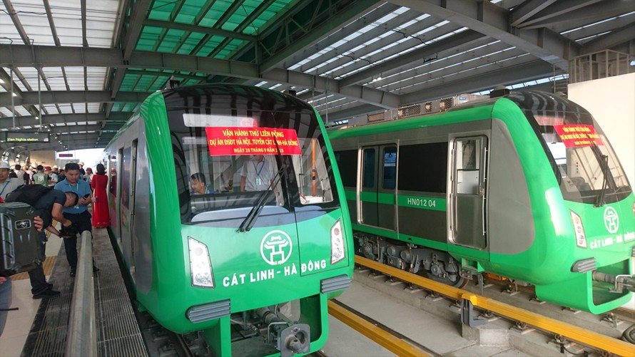 Tuyến đướng sắt đô thị Cát Linh – Hà Đông là dự án đầu tiên có tàu chạy thử trong 6 tuyến metro đang triển khai. Ảnh: Phạm Thanh
