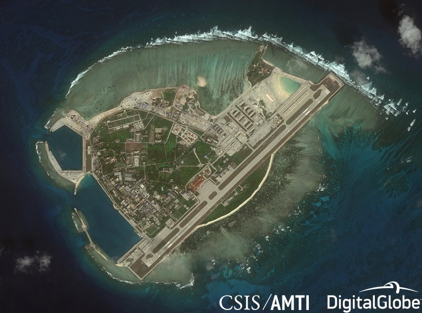 Đảo Phú Lâm thuộc quần đảo Hoàng Sa của Việt Nam bị Trung Quốc chiếm đóng và biến thành một tiền đồn quân sự. Ảnh: CSIS 