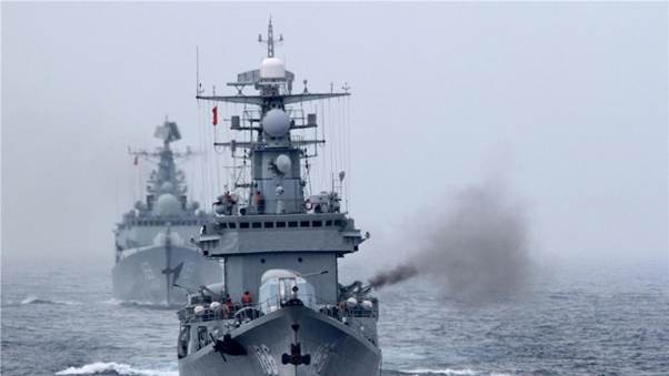 Tàu khu trục Trung Quốc tập trận bắn đạn thật. Ảnh: China.org.cn 