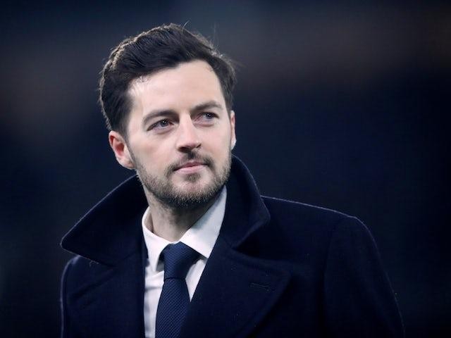 Thay thế Mourinho, Tottenham chọn HLV từng... chấn thương sọ não