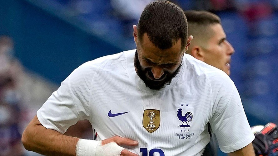 Benzema chấn thương, đội tuyển Pháp lo ngay ngáy