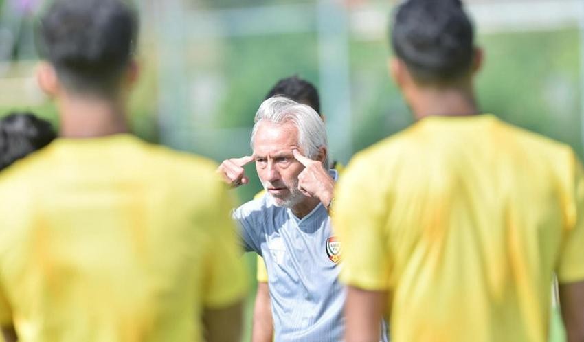 HLV Việt Nam Marvijk lo ngại thái độ tự mãn của các học trò có thể khiến UAE trả giá đắt trước đội tuyển Việt Nam 