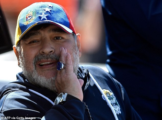 Maradona tử vong do uống thuốc ngủ trộn bia?