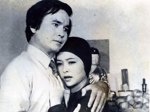 Hình ảnh nghệ sĩ Quang Thái và nghệ sĩ Thanh Loan trong vai Tư Chung và ni cô Huyền Trang phim "Biệt động Sài Gòn".