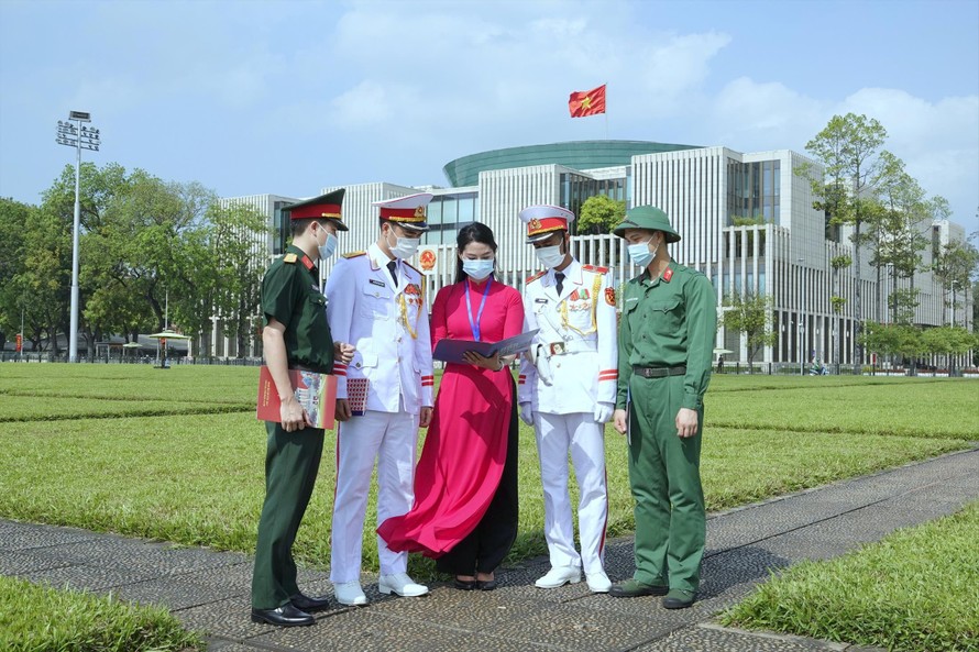ÐVTN Bộ Tư lệnh Bảo vệ Lăng Chủ tịch Hồ Chí Minh sẵn sàng cho ngày bầu cử đại biểu Quốc hội và HÐND các cấp. ẢNH: NGUYỄN MINH