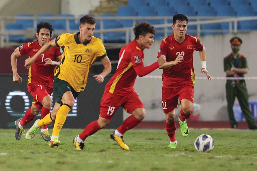 Các cầu thủ Việt Nam đã thể hiện tốt trong cuộc tiếp đón Australia dù thua trận Ảnh: Mạnh Thắng 