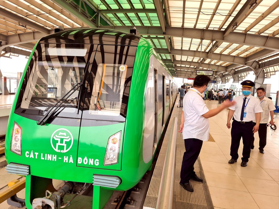 Muộn nhất ngày 10/11, Bộ GTVT phải bàn giao dự án đường sắt Cát Linh - Hà Đông cho Hà Nội để khai thác thương mại.