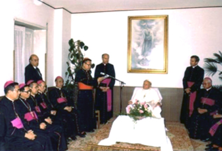 Giáo hoàng John Paul II tại nhà khách Poyer Ảnh: tư liệu