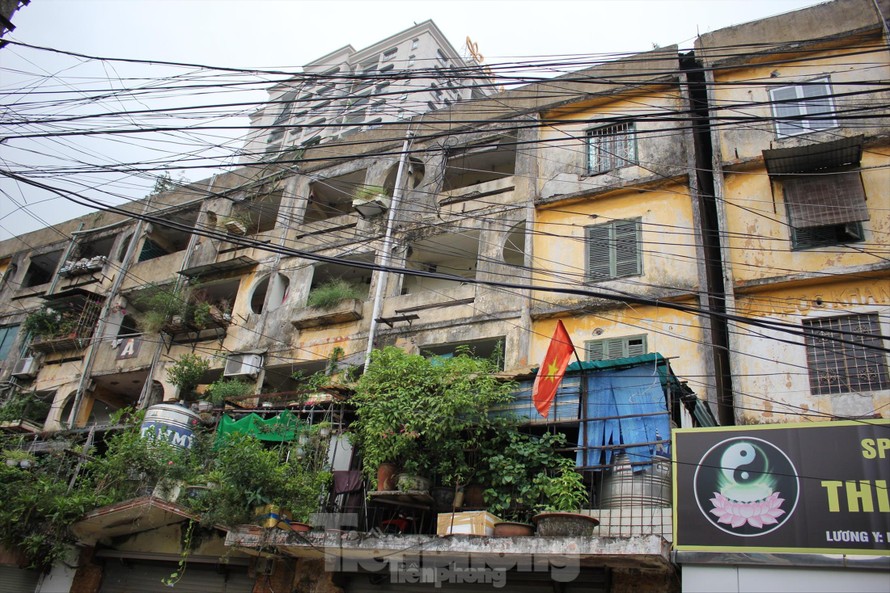 Chung cư cũ ở phường Ngọc Khánh, quận Ba Đình, Hà Nội. Ảnh: Lộc Liên 