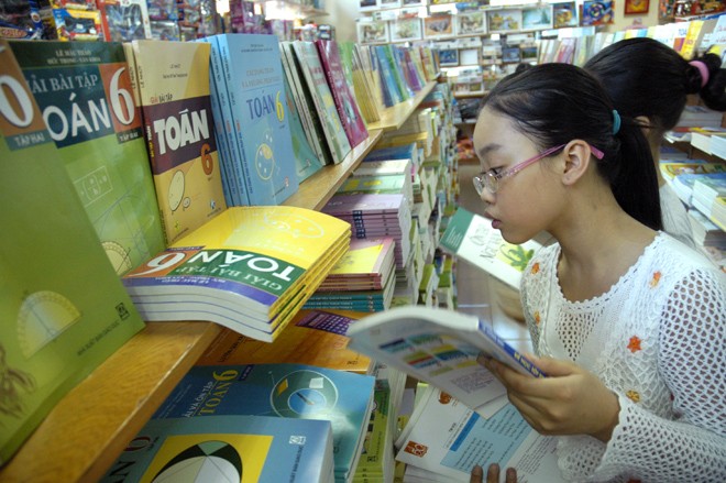 Có hay không việc độc quyền phát hành SGK? Ảnh: Hồng Vĩnh