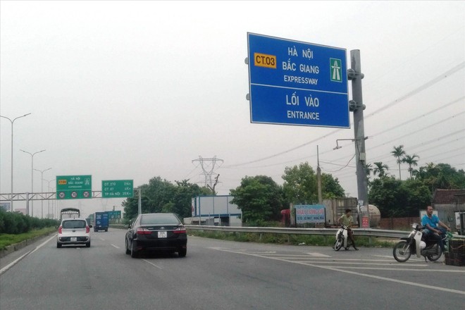 Lưu lượng cao tốc Hà Nội - Bắc Giang gần như đã mãn tải, thường xuyên ùn ứ. Ảnh: Sỹ Lực