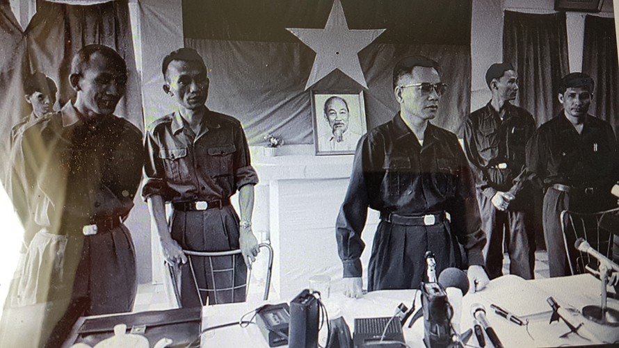 Phái đoàn Quân sự CPLTCHMN Việt Nam trong trại Davis 