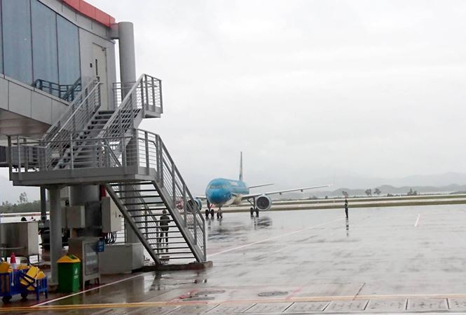 Xe công vào cửa máy bay đón 'người nhà': Bộ Công Thương sẽ có báo cáo 