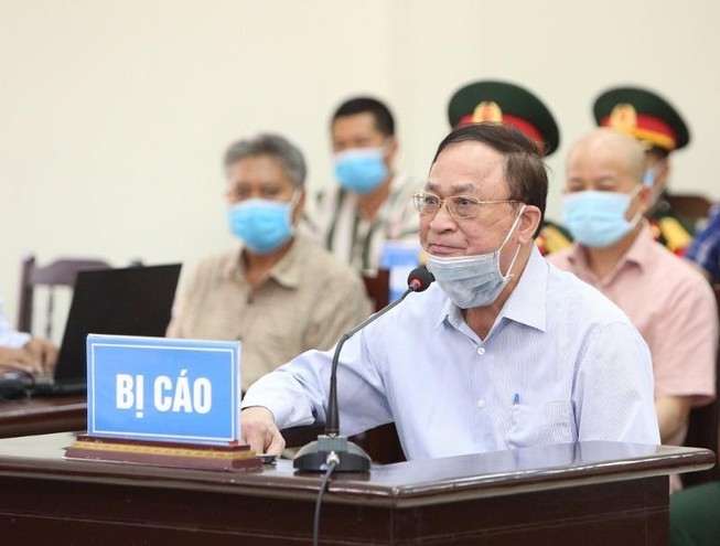 Cựu đô đốc Nguyễn Văn Hiến hầu tòa