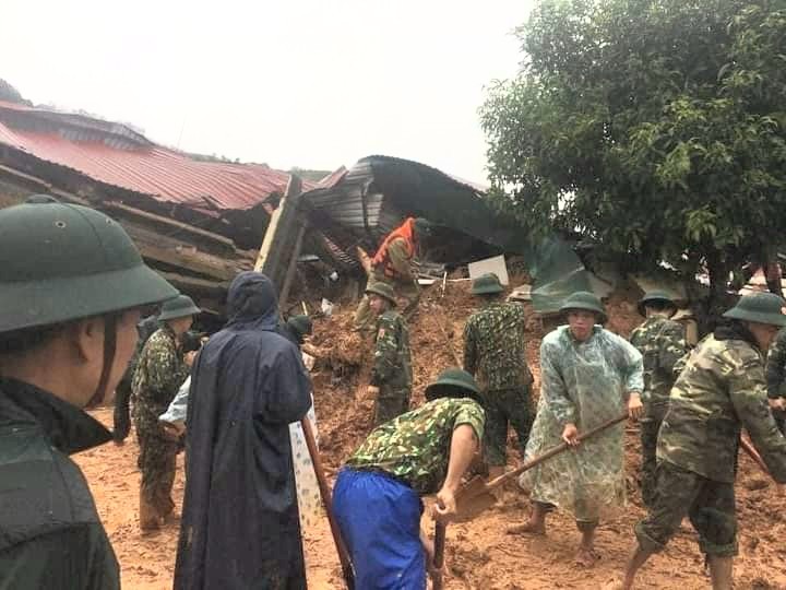 5 người được giải cứu trong vụ sạt lở đất vùi lấp nhiều cán bộ, chiến sĩ ở Quảng Trị