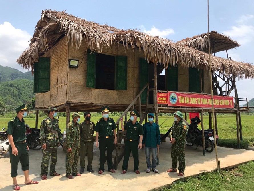 Quảng Trị cách ly 11 người trở về sau lễ bốc mả ở Lào