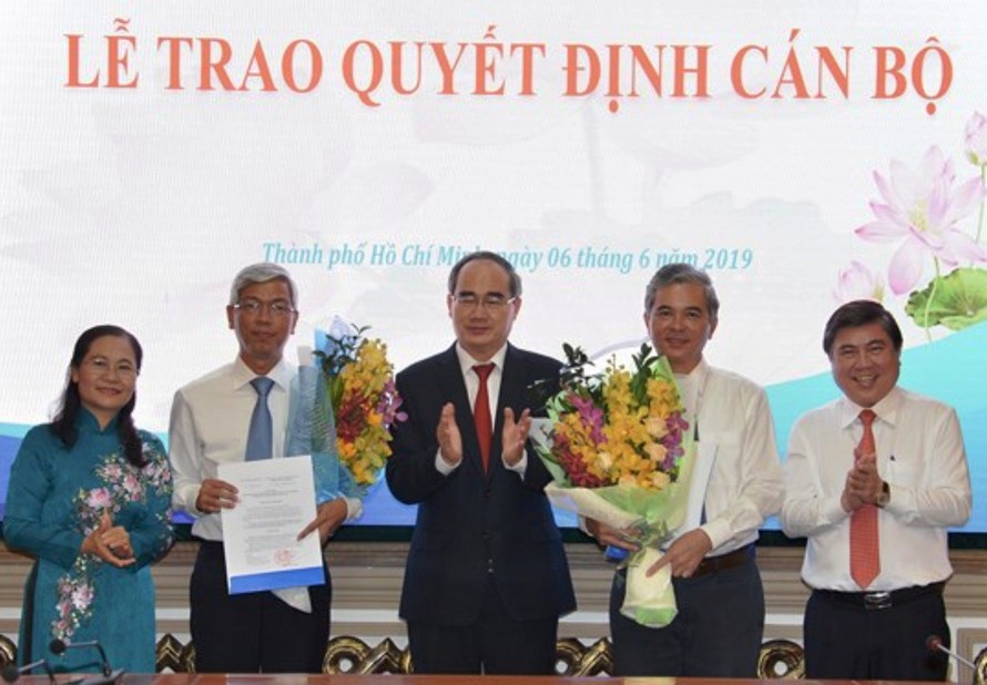 Trao quyết định phê chuẩn hai Phó Chủ tịch UBND TPHCM 