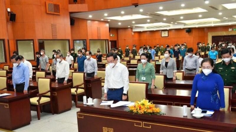 Nhà thờ, chùa đánh chuông tưởng niệm người mất do COVID-19 