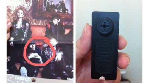 Chiếc camera loại nhỏ được giấu trộm sau bức ảnh dán trên tường. Ảnh: Facebook