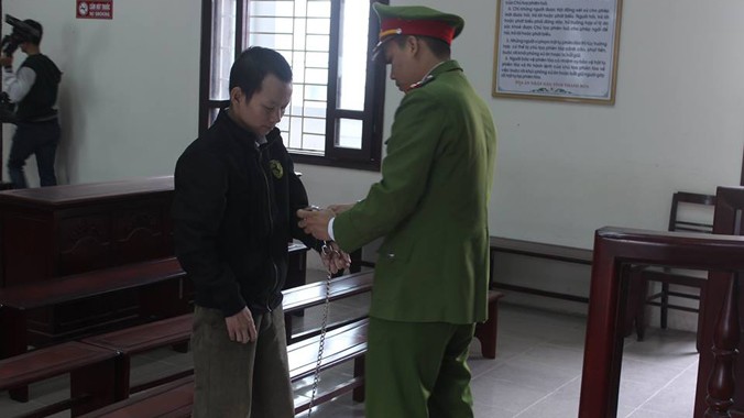 Hiếp dâm cháu bé 7 tuổi, "yêu râu xanh" Vũ Đình Hào nhận mức án 12 năm tù giam 